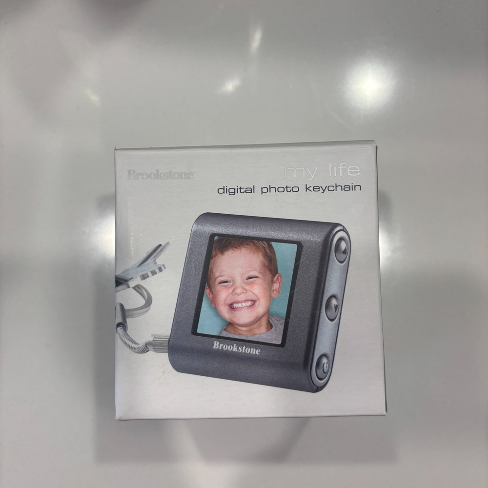 Brookstone My Life Digital Photo Keychain Picture Display USB Rechargeable